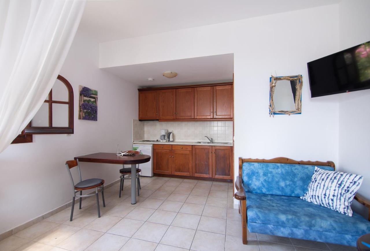 Giorgos Apartments Dassia  Bagian luar foto