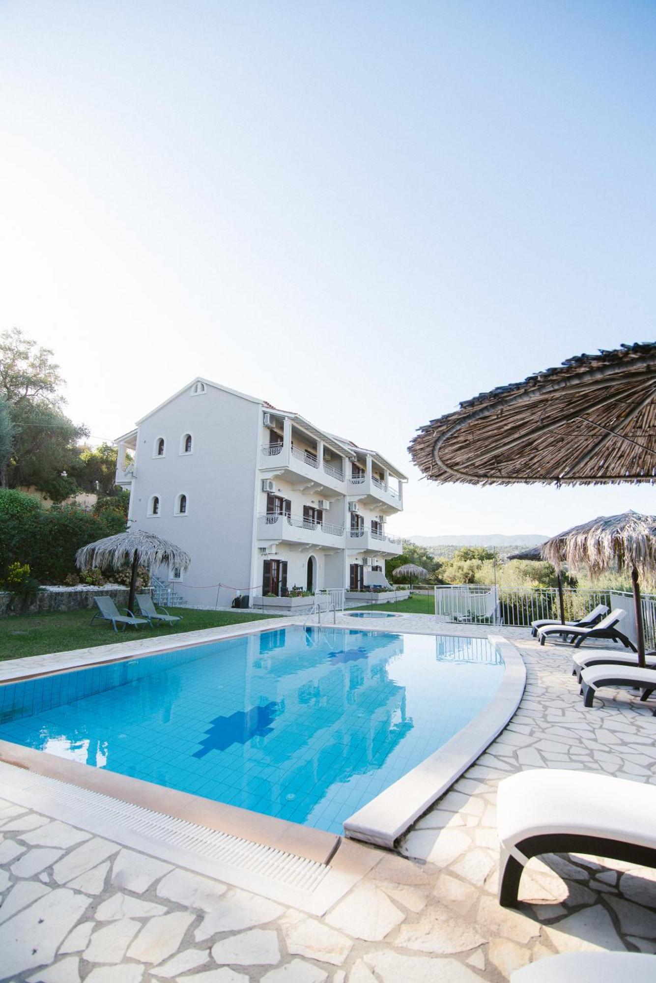 Giorgos Apartments Dassia  Bagian luar foto